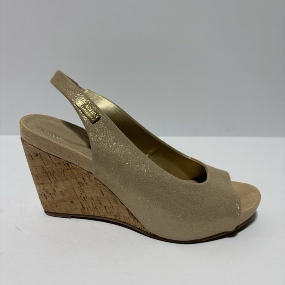 Kenneth Cole Reaction Women’s Wait Slingback Gold Sandals, Size 7.5 M
